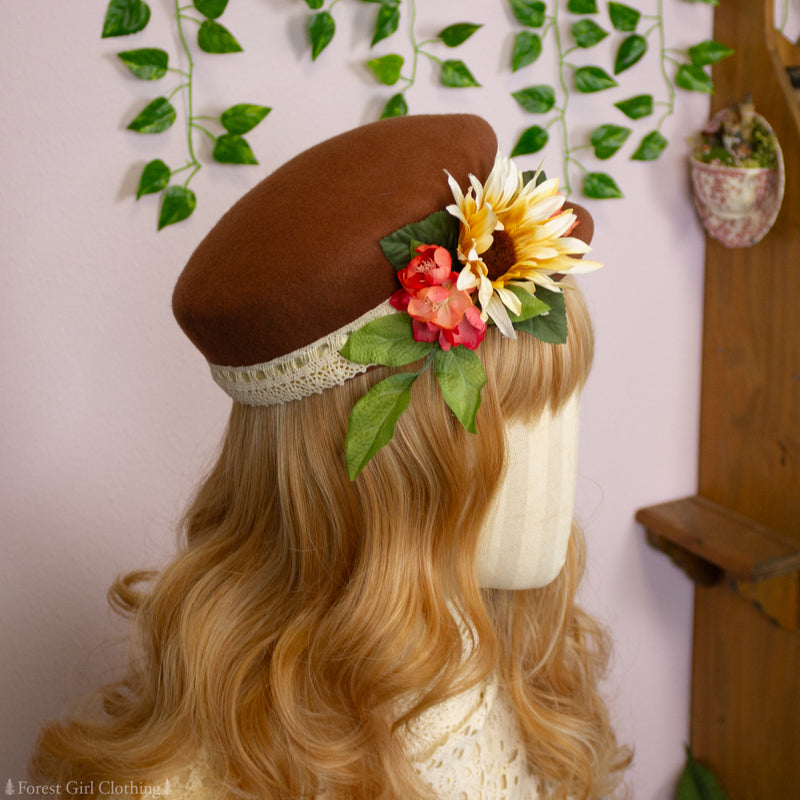 Vintage Pageboy Cap with Flowers