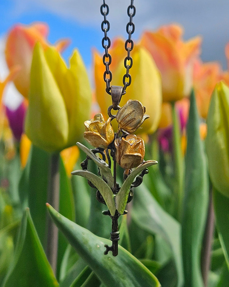 [Hoshibako Works] Flower Garden Knot Tulip Antique Pendant